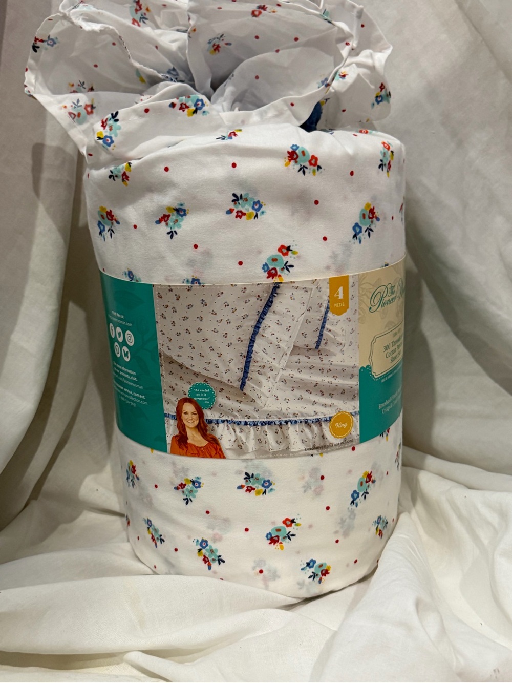 The Pioneer Woman White Cotton Sheet Set with Multicolor Floral Dot Print